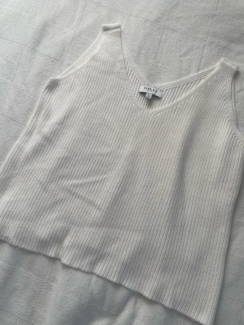 Gilli White Ribbed V-Neck Knit Tank Top